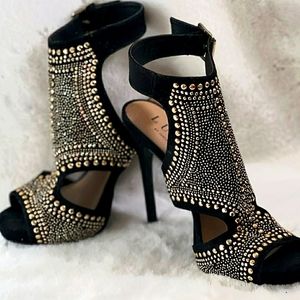 Luxe | Black and Gold Heels